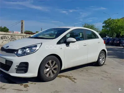 Usado Kia Rio 75 CV (55 kW) 2016 Blanco Utilitario