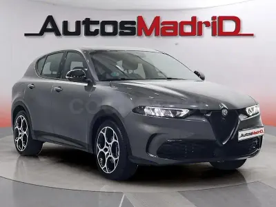 Usado Alfa Romeo Tonale Sprint 130 CV (95 kW) 2024 Gris / plata SUV