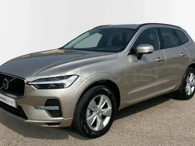 Usado Volvo XC60 Core 197 CV (144 kW) 2023 Amarillo SUV
