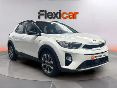 Usado Kia Stonic 101 CV (74 kW) 2019 Blanco SUV
