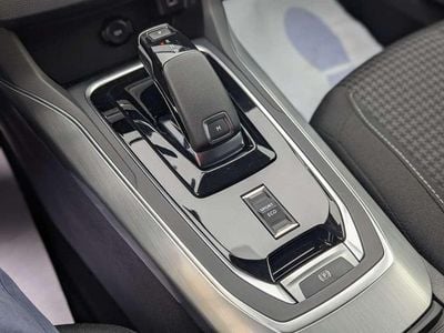 Usado Peugeot 308 Allure 131 CV (96 kW) 2021 Blanco Utilitario