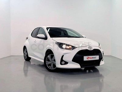 Usado Toyota Yaris Hybrid Active 116 CV (85 kW) 2024 Blanco Berlina