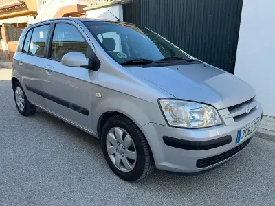 Usado Hyundai Getz 85 CV (62 kW) 2005 Gris / plata Utilitario