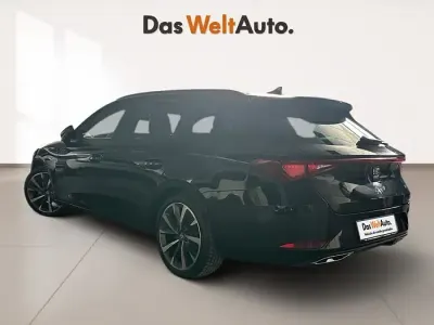 Käytetty Seat Leon FR 150 HP (110 kW) 2025 Musta