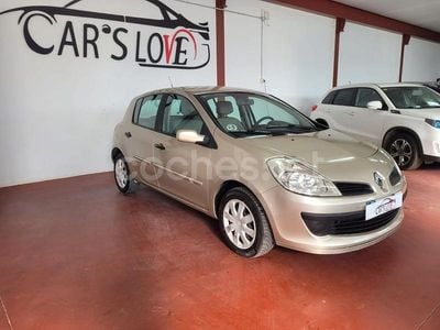 Beige Usado 2007 Renault Clio II Authentique Berlina | 4490 € (Precio justo)