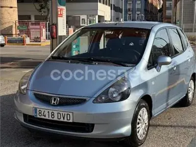 Usado Honda Jazz 78 CV (57 kW) 2006 Gris / plata Utilitario