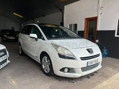 Usado Peugeot 5008 Allure 150 CV (110 kW) 2013 Blanco Monovolumen