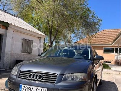 Gris / plata Usado 2004 Audi A3 Ambition Berlina | 4200 € (Precio justo)