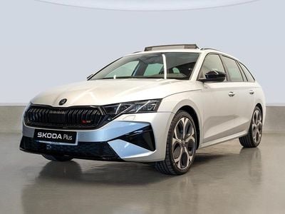 Usado Skoda Octavia RS 265 CV (194 kW) 2025 Gris plata Familiar