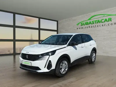 Usado Peugeot 3008 Active 130 CV (95 kW) 2022 Blanco SUV