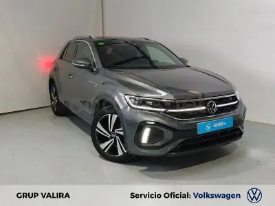 Usado VW T-Roc R-line 150 CV (110 kW) 2022 Gris / plata SUV