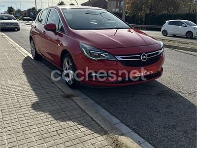 Rojo Usado 2017 Opel Astra Dynamic Berlina | 9000 € (Precio justo)