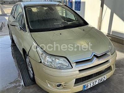 Usado Citroën C4 VTR Sport 110 CV (80 kW) 2005 Amarillo Berlina
