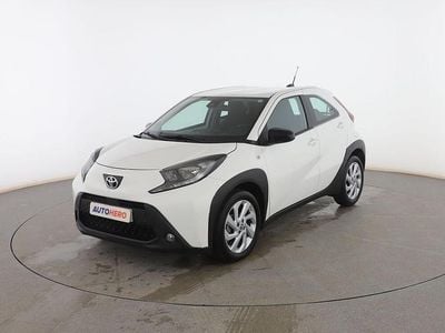 Usado Toyota Aygo X Play 72 CV (52 kW) 2022 Blanco SUV