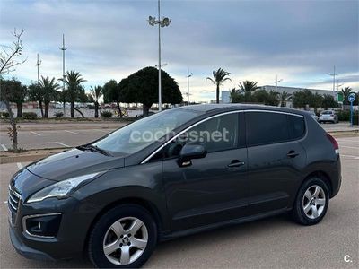 Usado Peugeot 3008 Style 115 CV (84 kW) 2015 Gris / plata Berlina