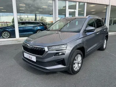 Usado Skoda Karoq Ambition 115 CV (84 kW) 2023 Gris / plata SUV