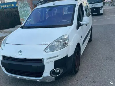 Begagnad Peugeot Partner Tepee Active 115 HK (84 kW) 2014 Vit Minibuss