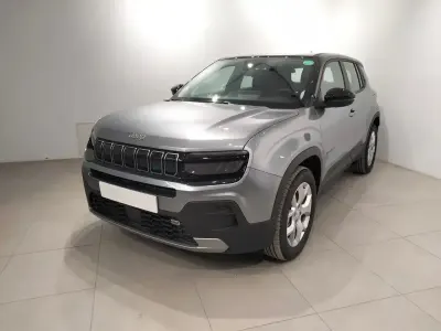 Usado Jeep Avenger EV Altitude 114 kW (156 CV) 2024 Gris SUV