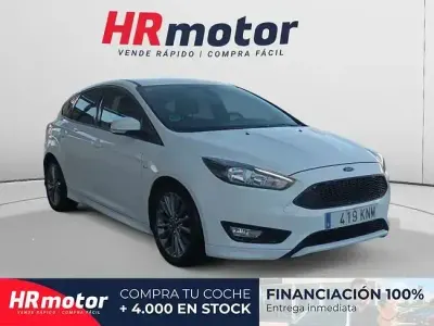 Usado Ford Focus ST-Line 125 CV (91 kW) 2018 Blanco Berlina