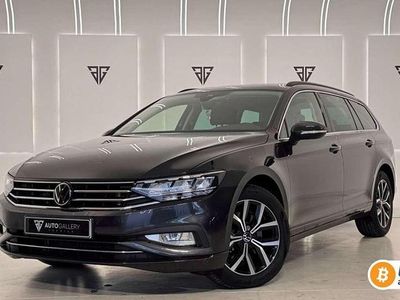 Gris Usado 2024 VW Passat Executive Familiar | 25.990 €