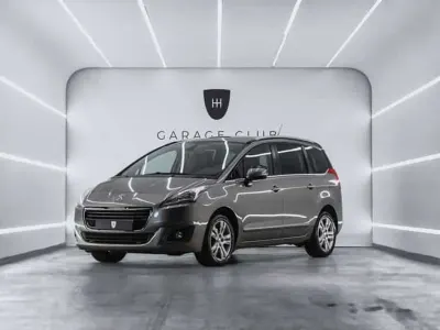 Usado Peugeot 5008 Style 120 CV (88 kW) 2017 Monovolumen