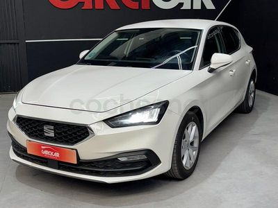 Usado Seat Leon Reference 90 CV (66 kW) 2022 Blanco Berlina