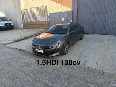 Usado Peugeot 508 Active 130 CV (95 kW) 2021 Gris / plata Berlina