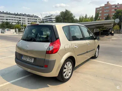 Usado Renault Scénic III Dynamique 105 CV (77 kW) 2009 Beige Monovolumen