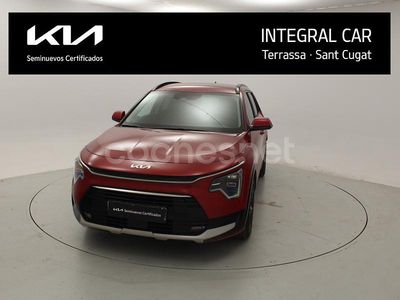 Rojo Nuevo 2025 Kia Niro SUV | 30.900 €