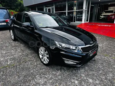 Usado Kia Optima 136 CV (100 kW) 2012 Negro Berlina