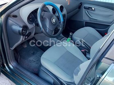 Usado Seat Cordoba Stella 100 CV (73 kW) 2004 Verde Berlina
