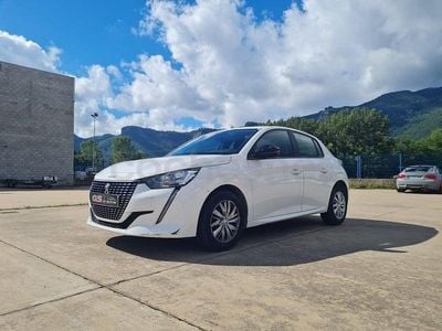 Używany Peugeot 208 Active 100 KM (73 kW) 2022 Biały Hatchback