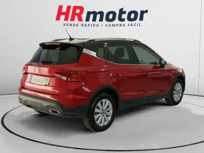 Usado Seat Arona FR 110 CV (80 kW) 2022 Rojo SUV