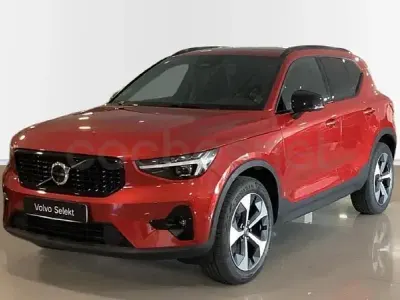 Usado Volvo XC40 Plus 197 CV (144 kW) 2024 Rojo SUV