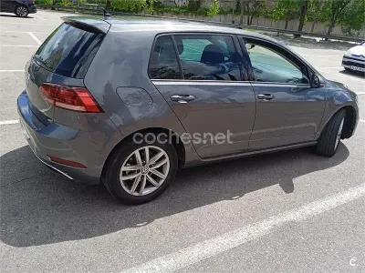 Usado VW Golf VII Advance 115 CV (84 kW) 2019 Gris / plata Familiar