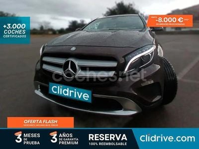Usado Mercedes GLA200 Urban 136 CV (100 kW) 2014 Granate SUV
