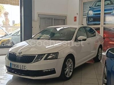 Blanco Usado 2019 Skoda Octavia Style Berlina | 4499 € (Precio justo)