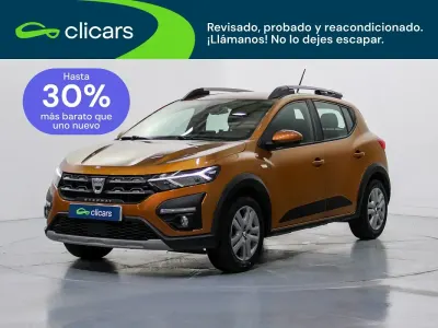 Usado Dacia Sandero Comfort 91 CV (66 kW) 2021 Naranja Berlina