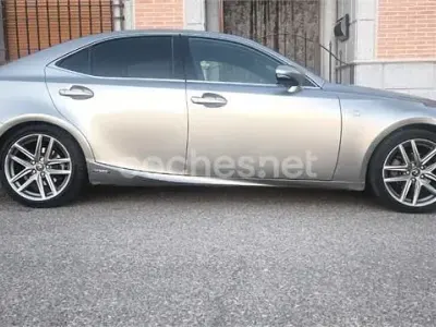 Usado Lexus CT200h F Sport 136 CV (100 kW) 2013 Gris / plata Berlina
