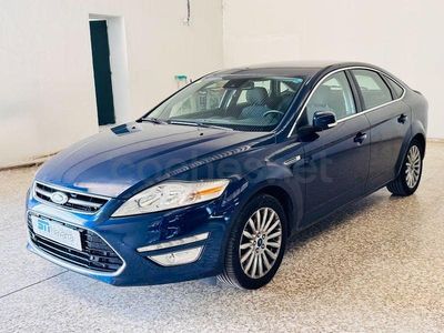 Usado Ford Mondeo Ghia 140 CV (102 kW) 2011 Azul Berlina