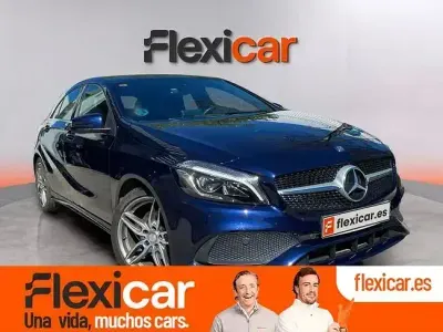 Usado Mercedes A180 AMG line 109 CV (80 kW) 2017 Azul