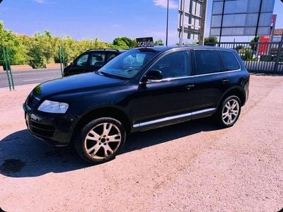 Second-hand VW Touareg 241 CP (177 kW) 2005 Negru SUV