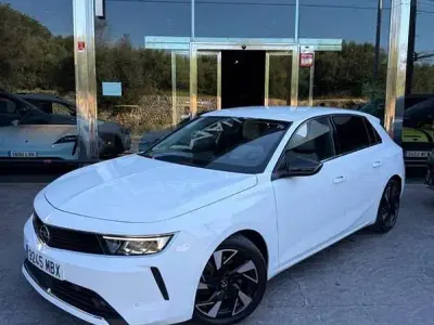 Usado Opel Astra Edition 131 CV (96 kW) 2022 Blanco Utilitario