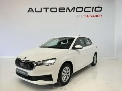 Usado Skoda Fabia Ambition 95 CV (69 kW) 2022 Blanco Utilitario