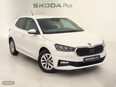 Usado Skoda Fabia Selection 95 CV (69 kW) 2025 Blanco Berlina