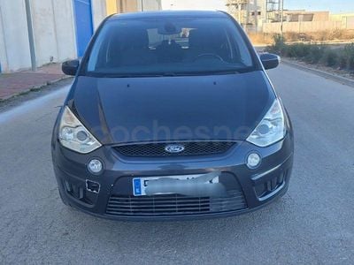 Usado Ford S-MAX Trend 145 CV (106 kW) 2007 Gris / plata Monovolumen
