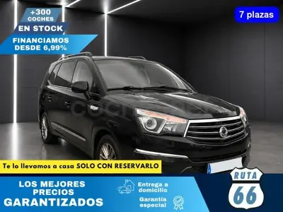 Usado SsangYong Rodius 155 CV (114 kW) 2015 Negro Monovolumen