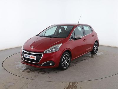 Rojo Usado 2017 Peugeot 208 Allure Utilitario | 8899 € (Precio justo)