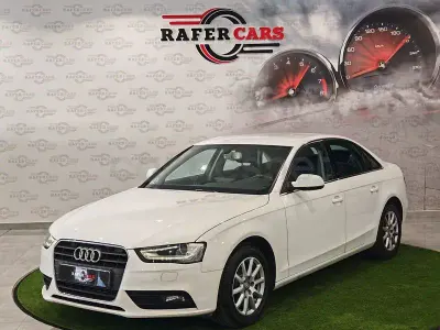Usado Audi A4 Ambiente 143 CV (105 kW) 2012 Blanco Berlina