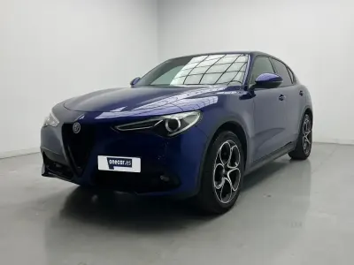Usado Alfa Romeo Stelvio Sprint 190 CV (139 kW) 2022 Azul SUV